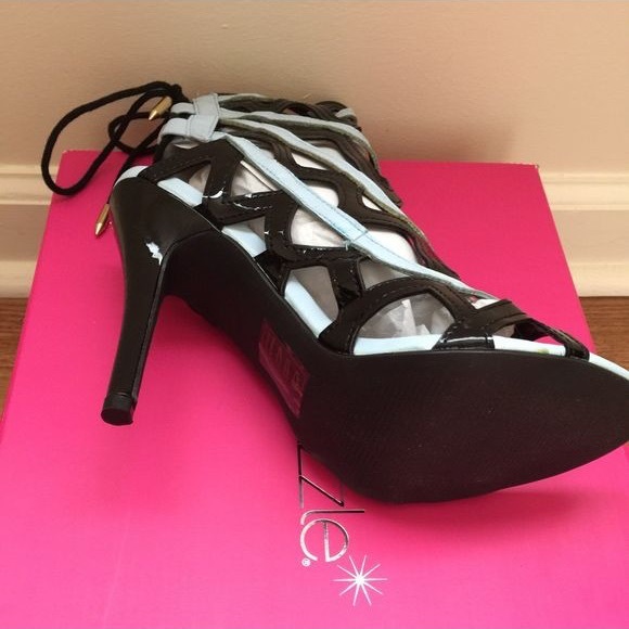 SHOEDAZZLE Alonsa Black & Light Blue heels - Picture 7 of 8